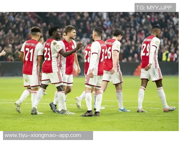 阿贾克斯荷甲表现强劲却在欧冠遭遇惨败排名倒数第二 阿贾克斯荷甲表现强劲却在欧冠遭遇惨败排名倒数第二