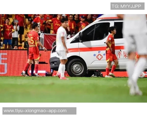 广西外援阿萨莫阿遭遇颈椎骨折意外撞坏场边LED广告牌引发关注 广西外援阿萨莫阿遭遇颈椎骨折意外撞坏场边LED广告牌引发关注